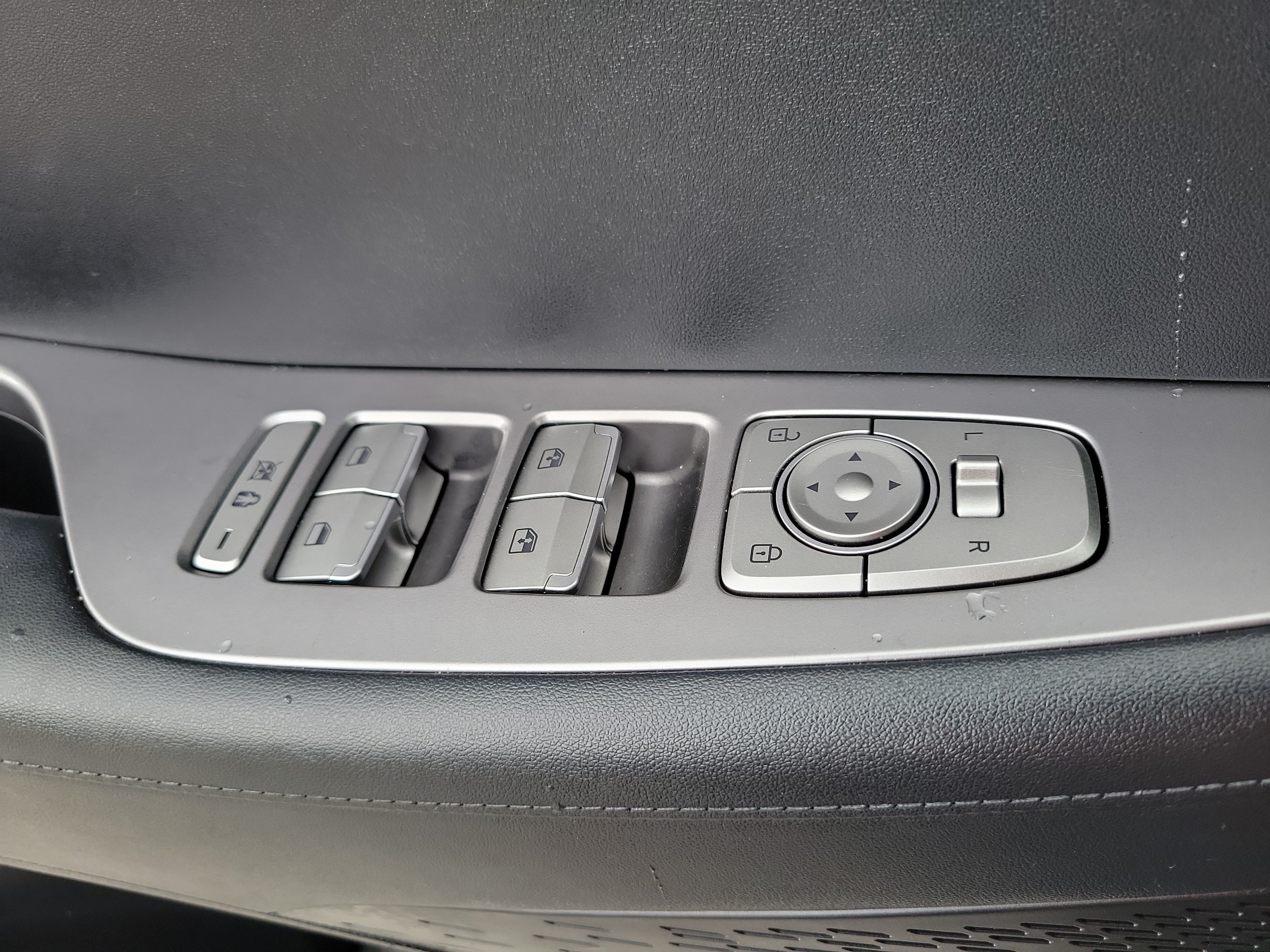 Used 2023 Hyundai Palisade SE AWD/4WD image 20