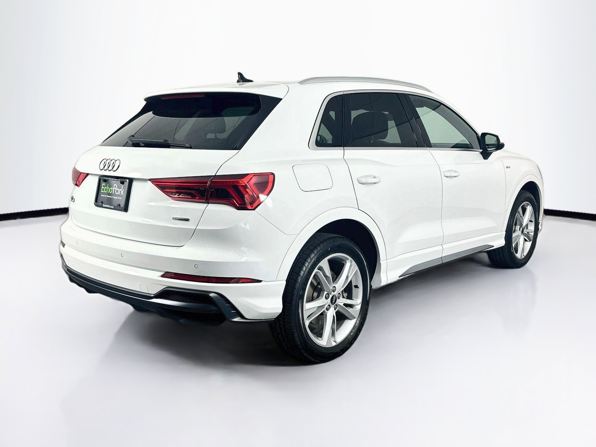 Used 2021 Audi Q3 2.0T Premium w/ Convenience Package AWD/4WD image 9