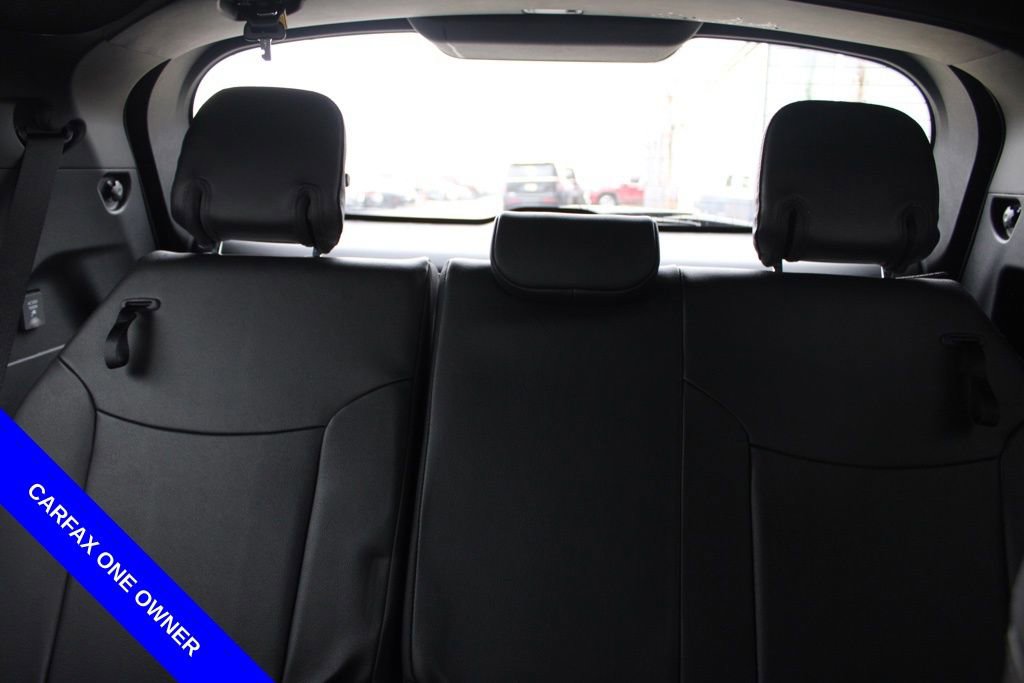 Used 2025 Toyota Sienna Platinum image 29