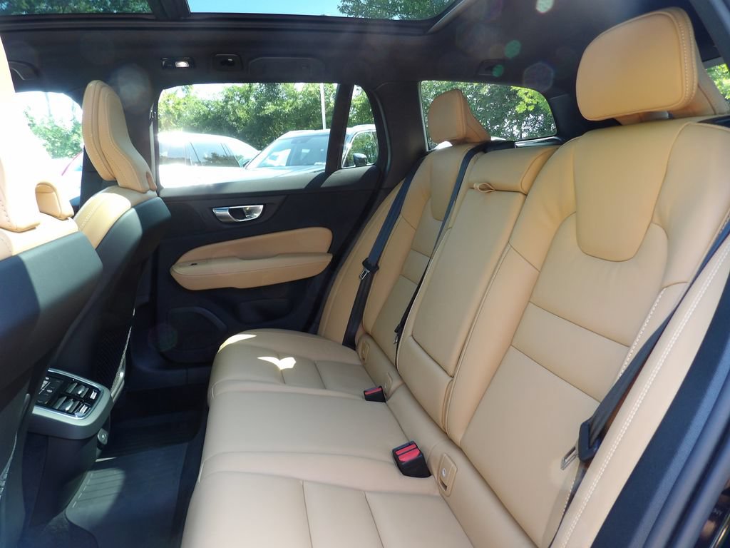 Certified 2026 Volvo V60 B5 Cross Country Ultra AWD/4WD image 15