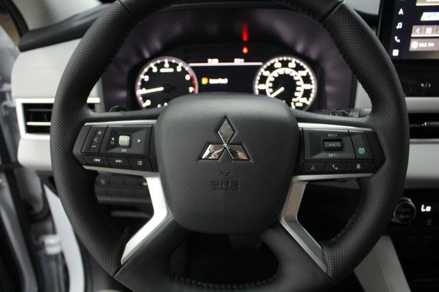 New 2026 Mitsubishi Outlander SE AWD/4WD image 8