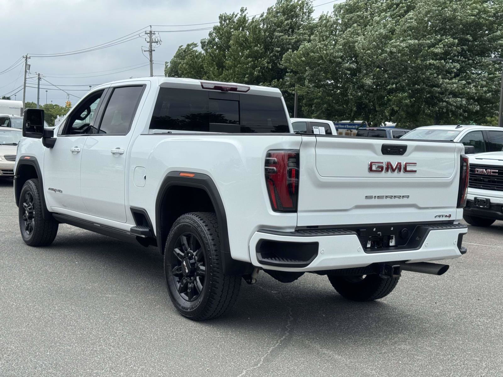 Used 2024 GMC Sierra 2500 AT4 w/ AT4 Premium Plus Package AWD/4WD image 4
