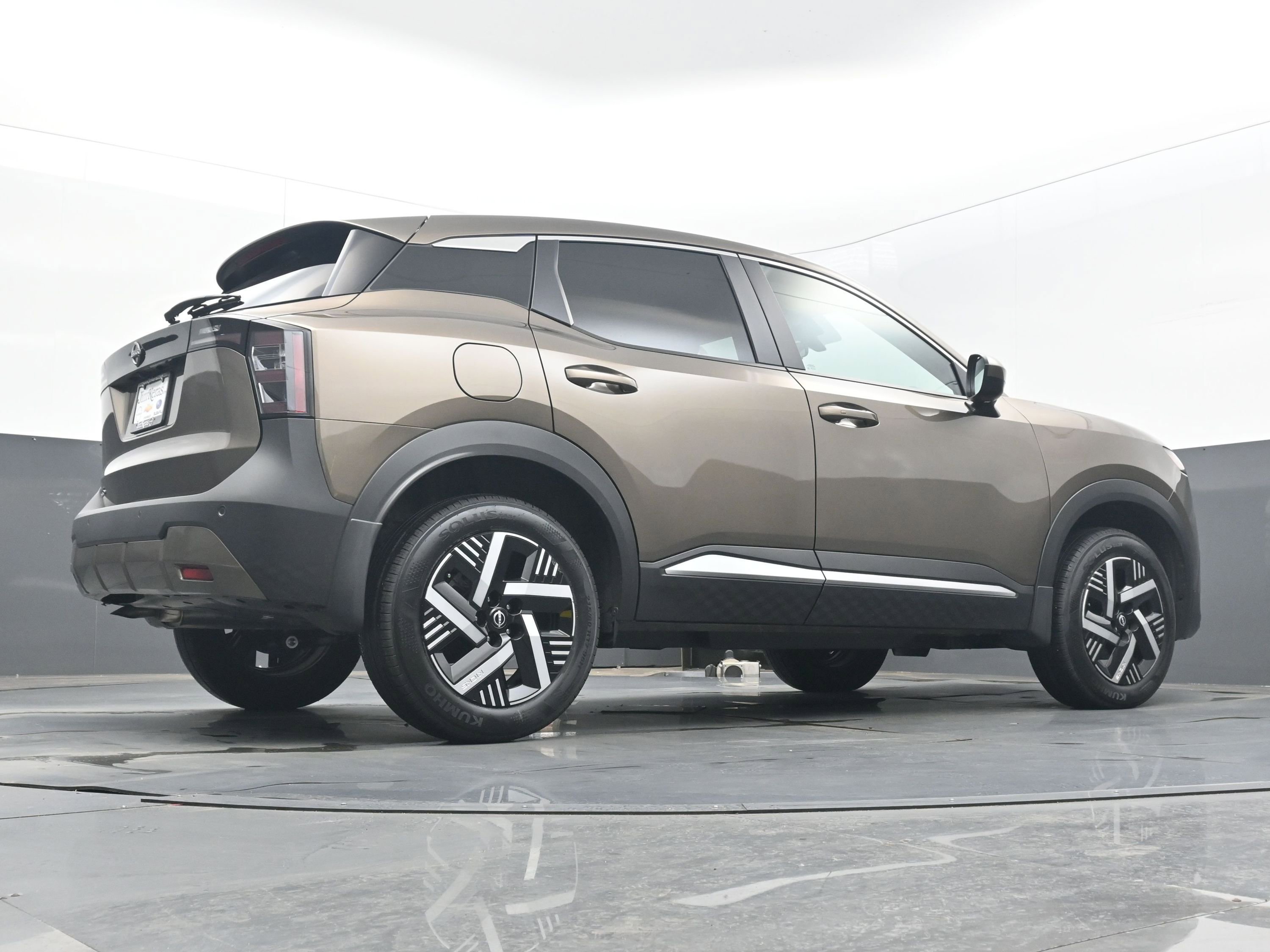 Certified 2025 Nissan Kicks SV image 17
