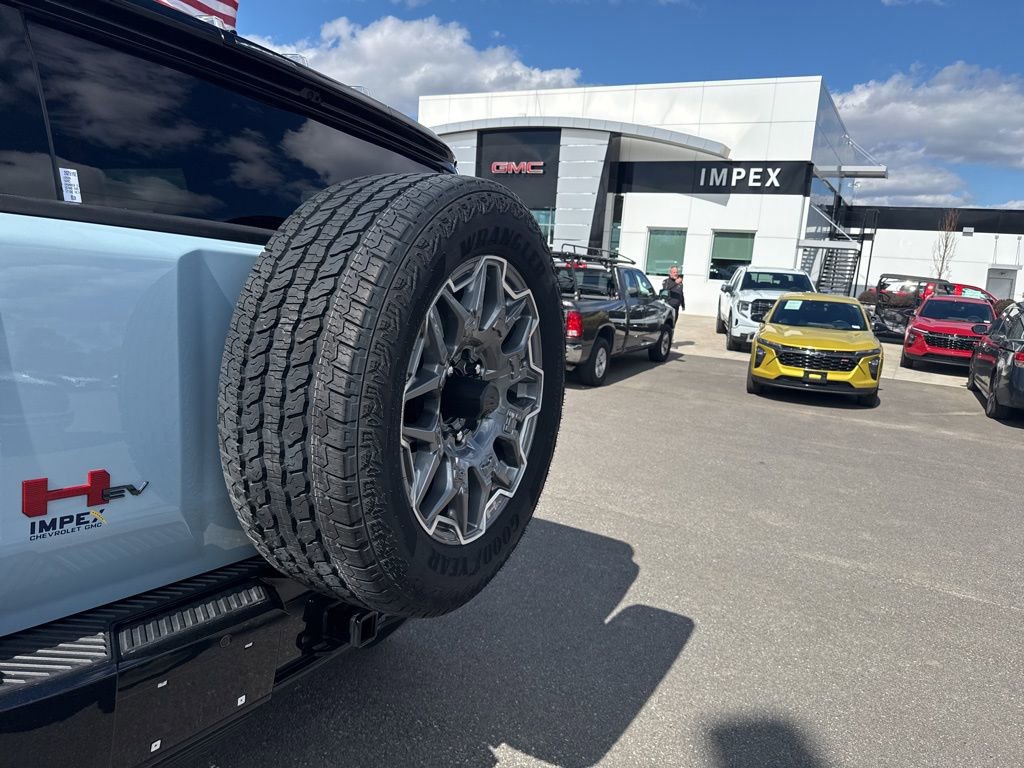 Used 2024 GMC Hummer EV 3X w/ LPO, Illumination Package image 34