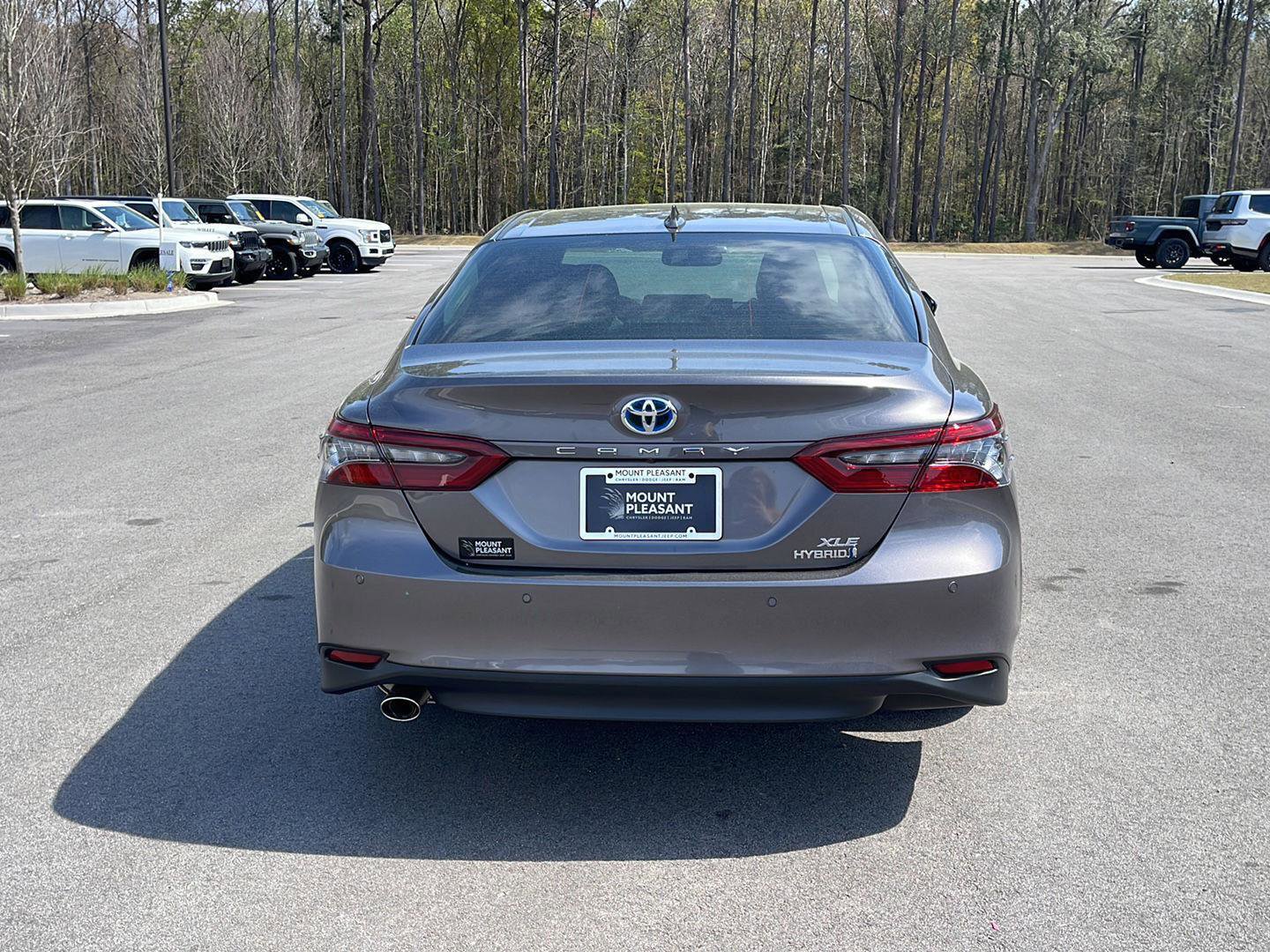 Used 2024 Toyota Camry XLE w/ Navigation Package FWD image 6