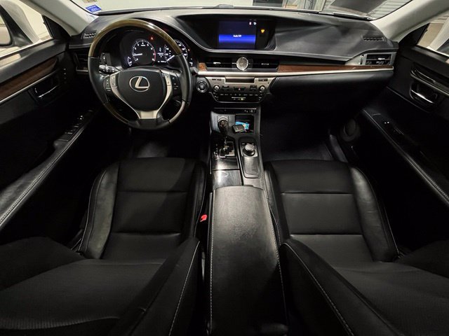 Used 2015 Lexus ES 350 w/ Premium Package FWD image 17