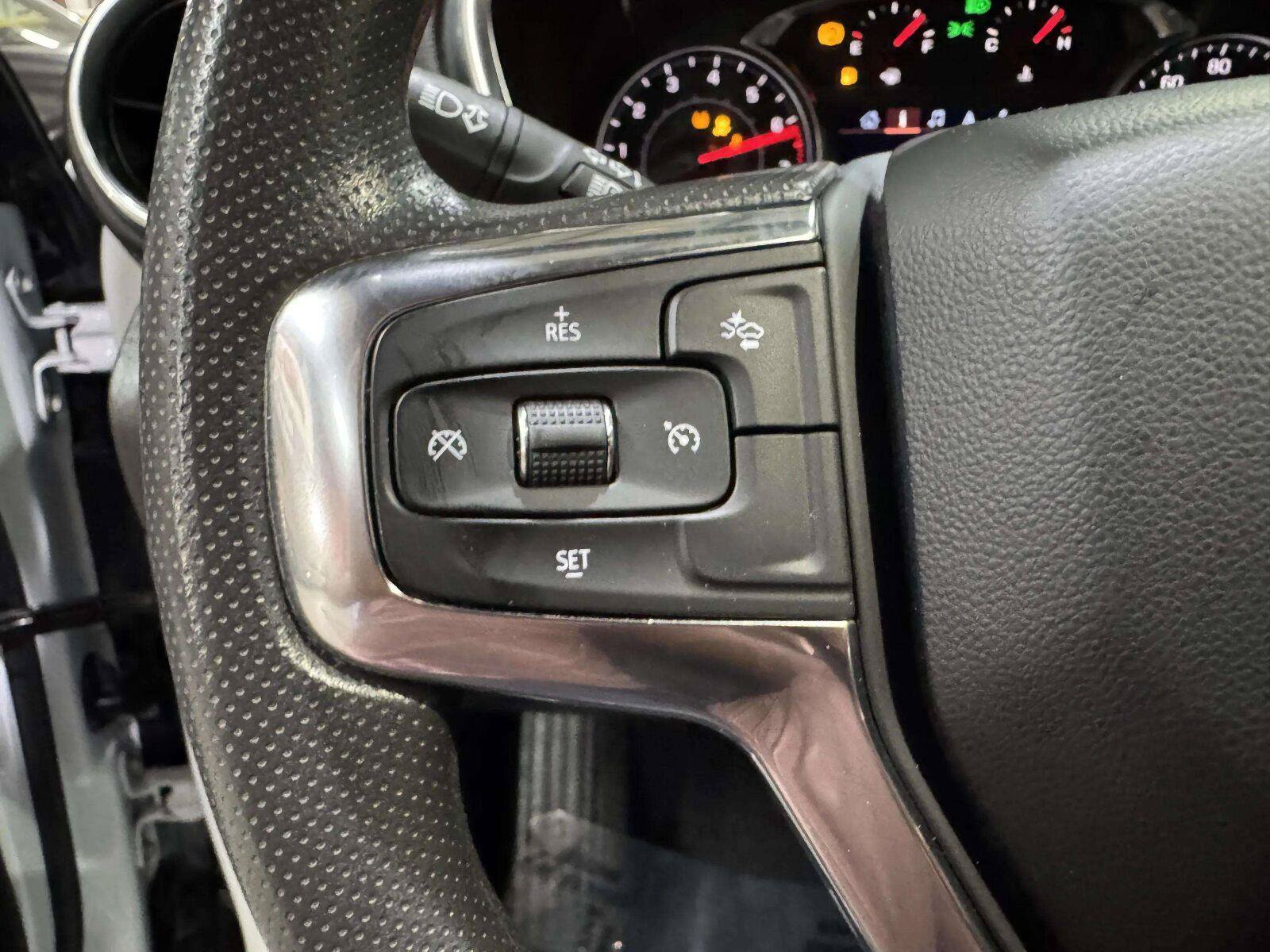 Used 2024 Chevrolet Blazer LT FWD image 28