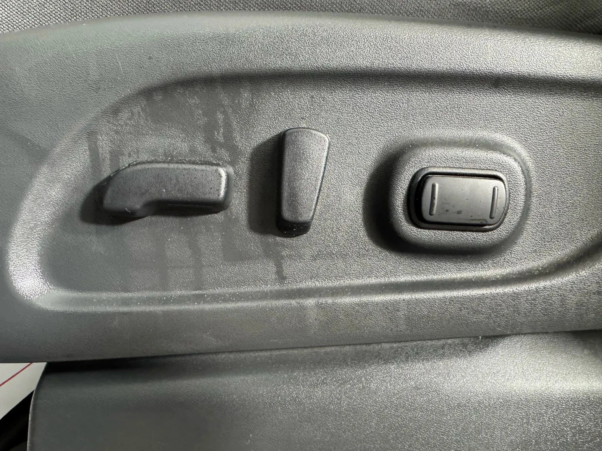 Used 2021 Nissan Titan SV w/ SV Convenience Package image 34