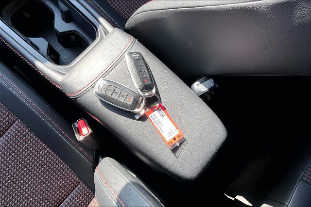 Certified 2026 Nissan Kicks SR FWD image 33