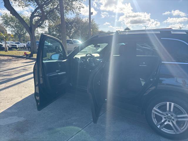 Used 2021 Mercedes-Benz GLB 250 image 11