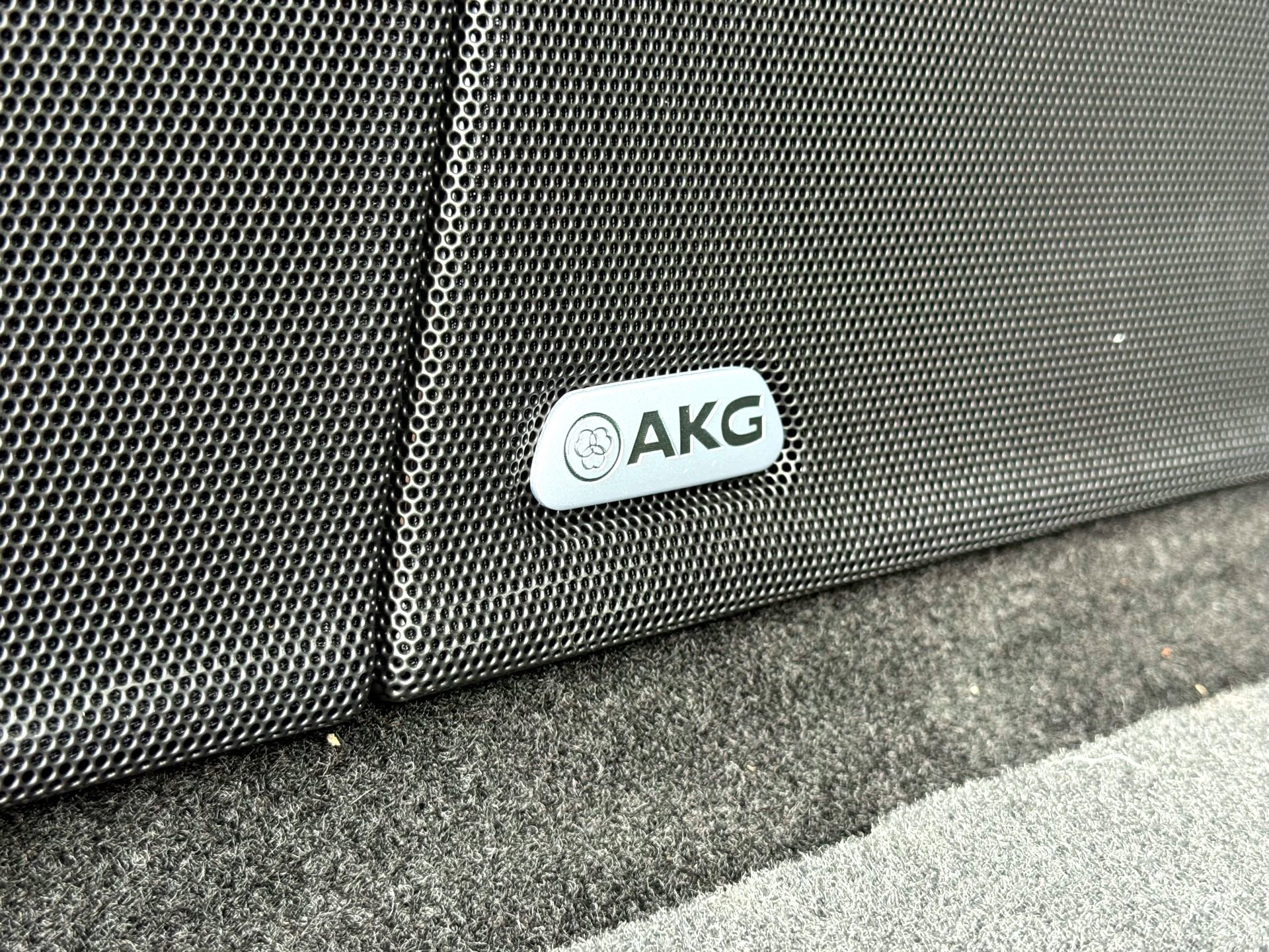 Used 2025 Cadillac Escalade ESV Sport Platinum image 11