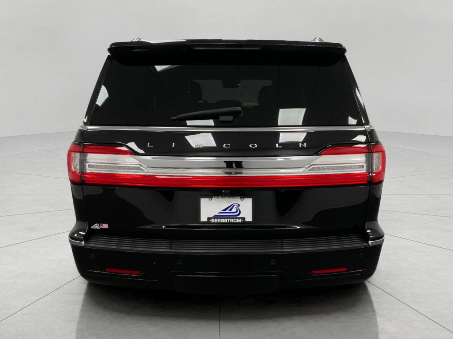 Used 2019 Lincoln Navigator Select AWD/4WD image 5