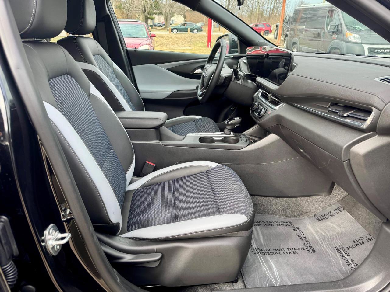 Used 2025 Buick Envista Preferred w/ Convenience I Package image 19