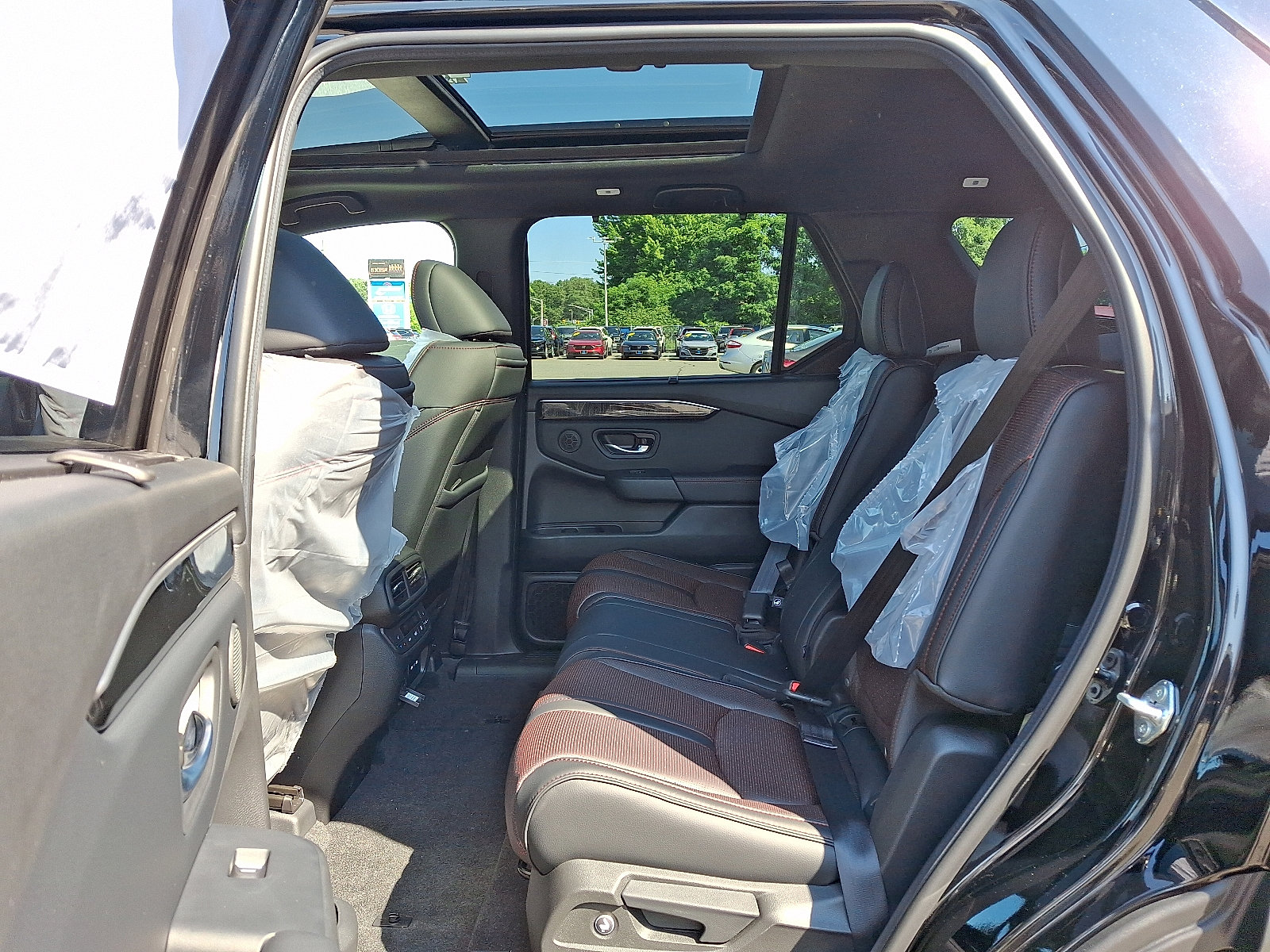 New 2025 Honda Pilot Black Edition image 5