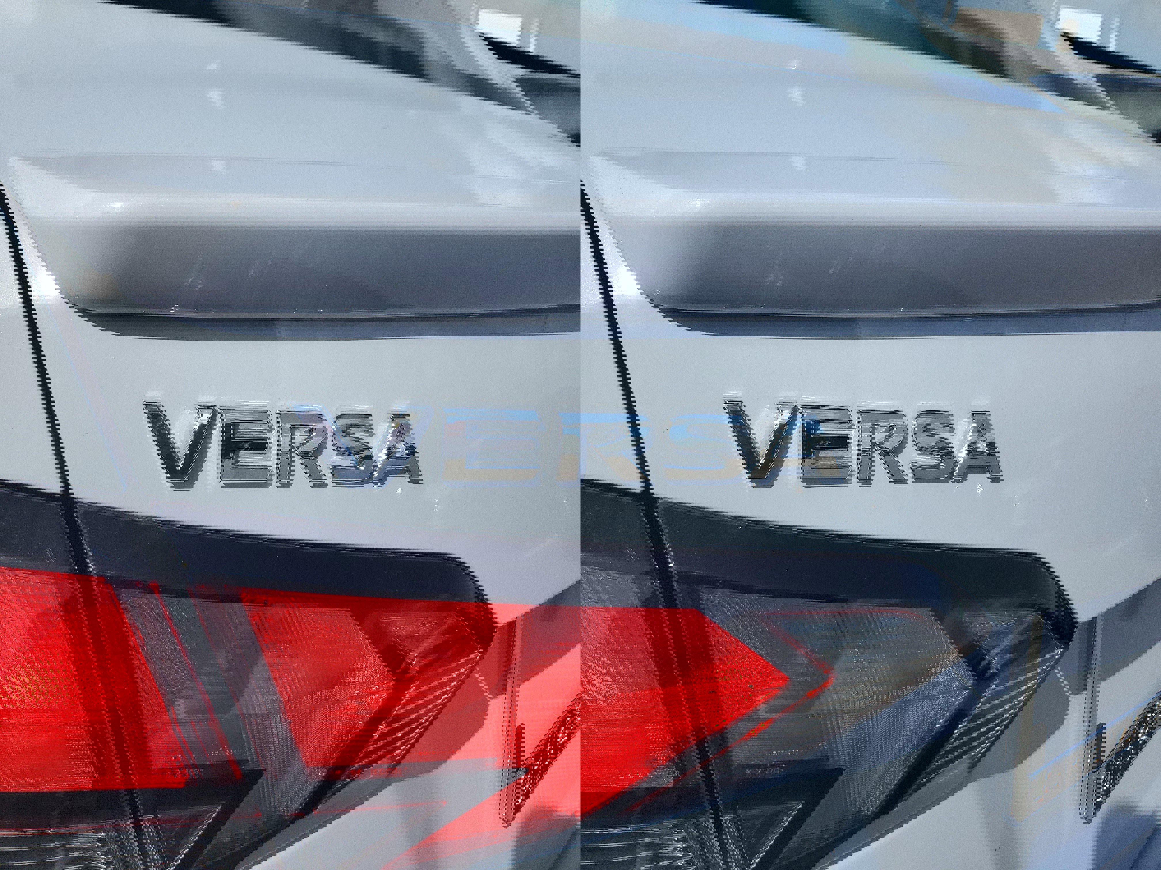 New 2025 Nissan Versa SR w/ Trunk Package image 7