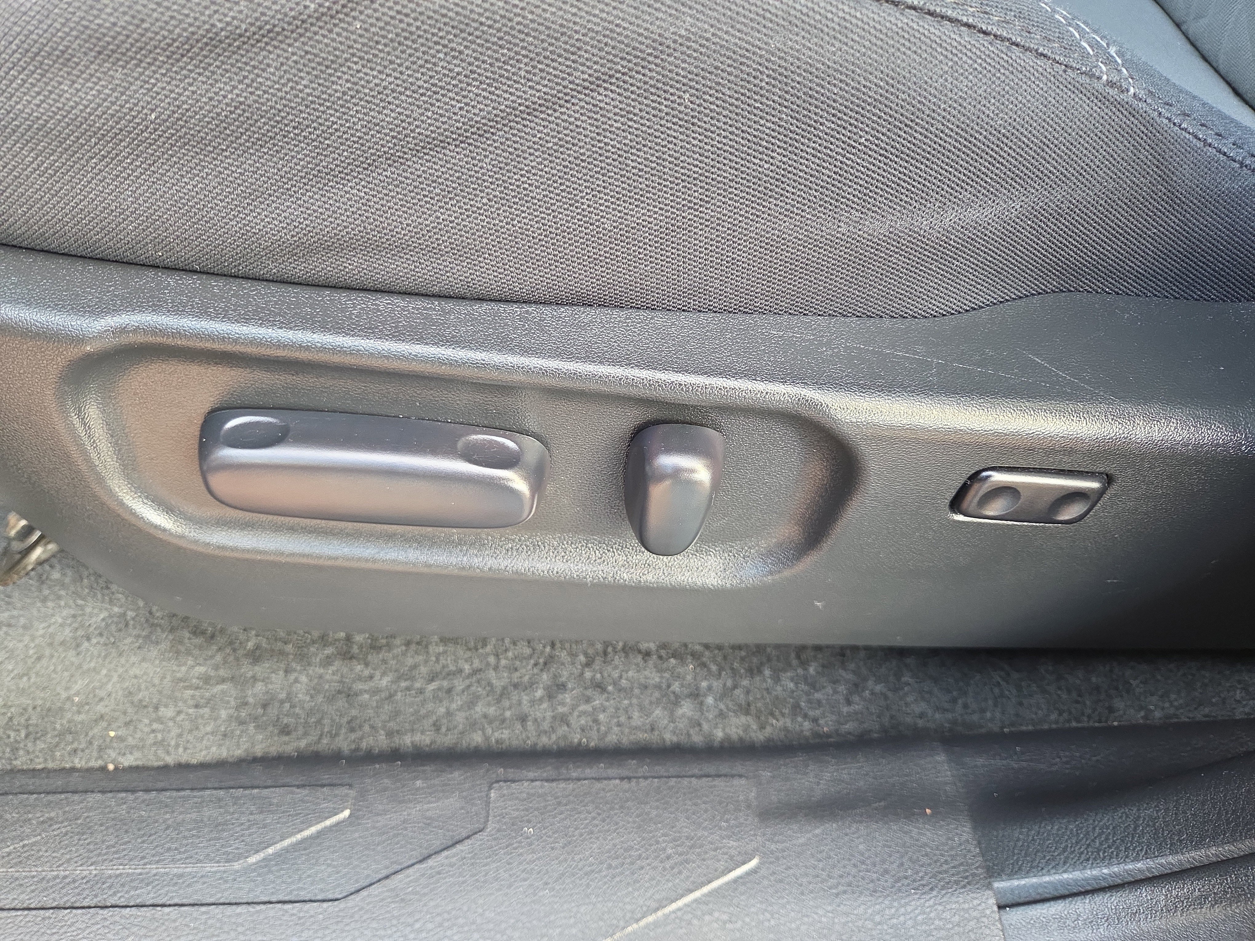 Certified 2023 Toyota Tacoma TRD Off-Road image 34