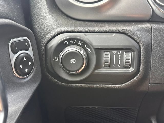 Used 2019 Jeep Wrangler Sport AWD/4WD image 19