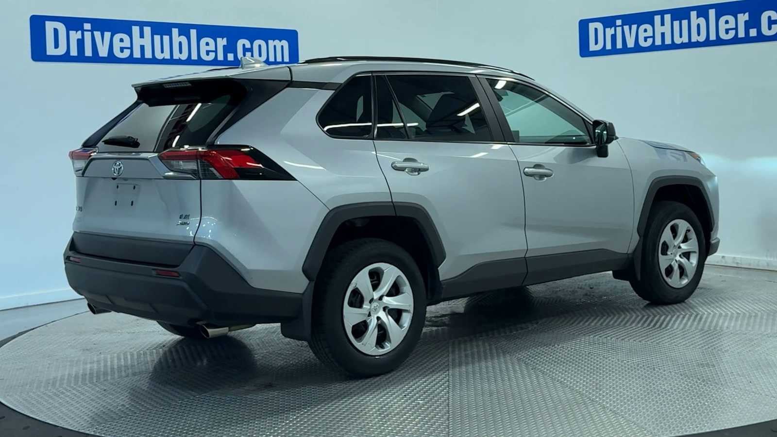 Used 2019 Toyota RAV4 LE w/ Carpet Mat Package AWD/4WD image 8