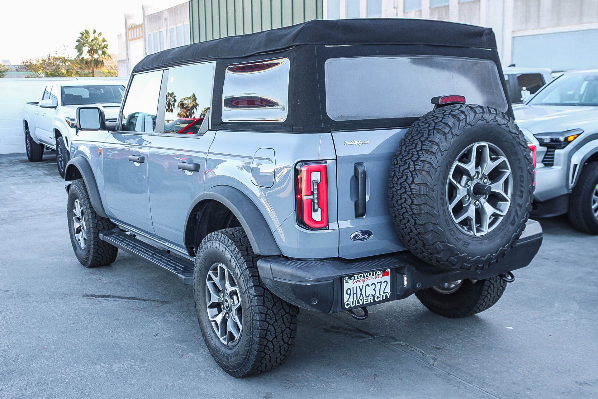 Used 2023 Ford Bronco Badlands AWD/4WD image 6