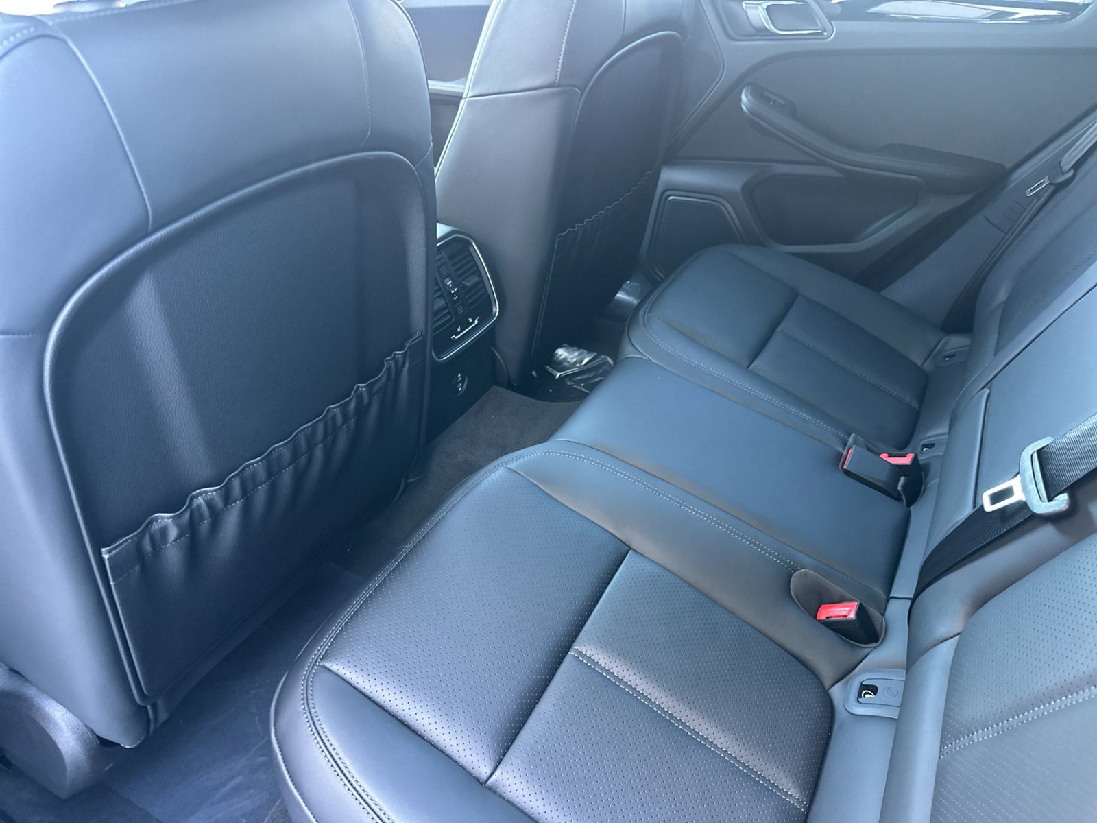 New 2026 Porsche Macan AWD/4WD image 14