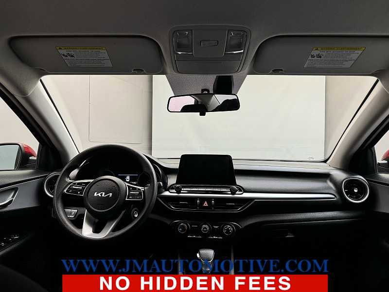 Used 2022 Kia Forte LXS image 11