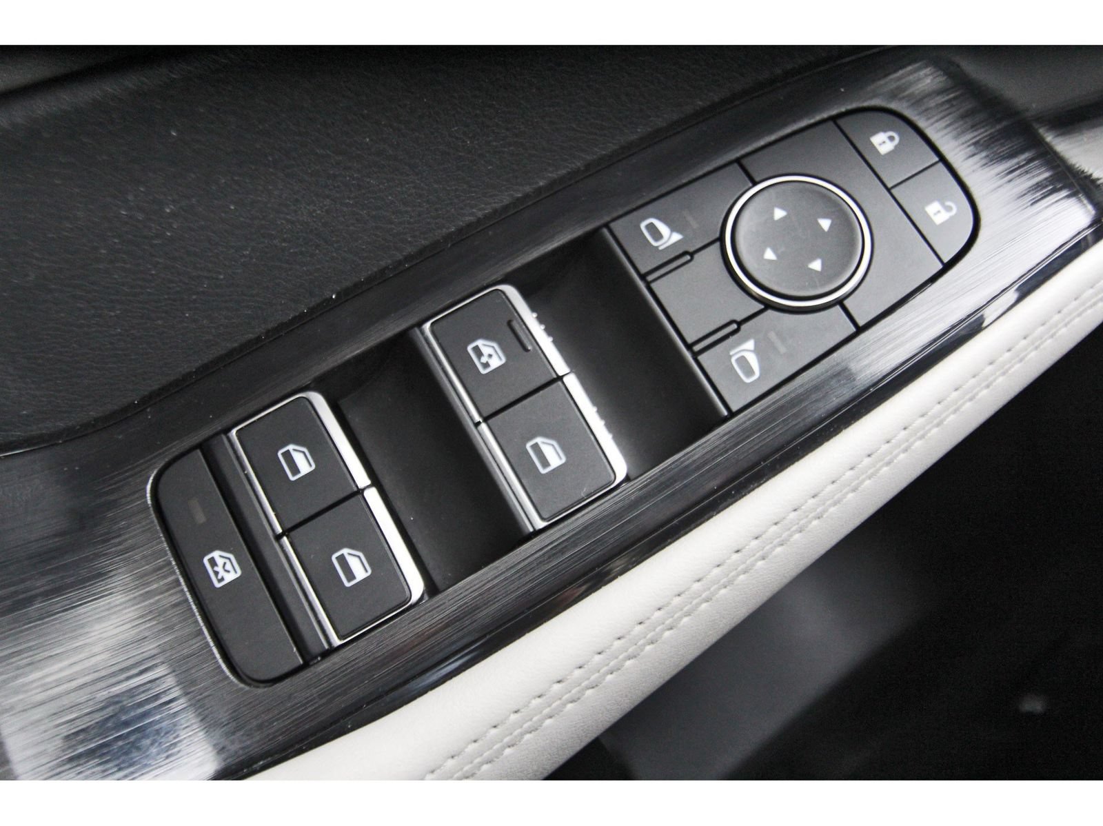 Used 2024 Nissan Rogue SL FWD image 21