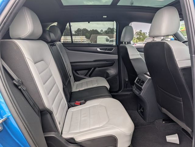 Used 2024 Volkswagen Atlas Cross Sport SEL R-Line AWD/4WD image 29