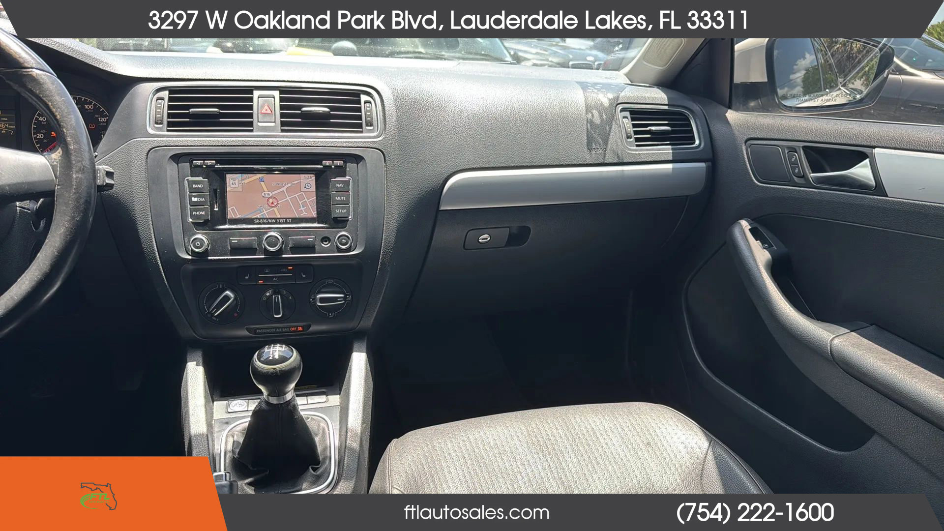 Used 2011 Volkswagen Jetta SEL image 31