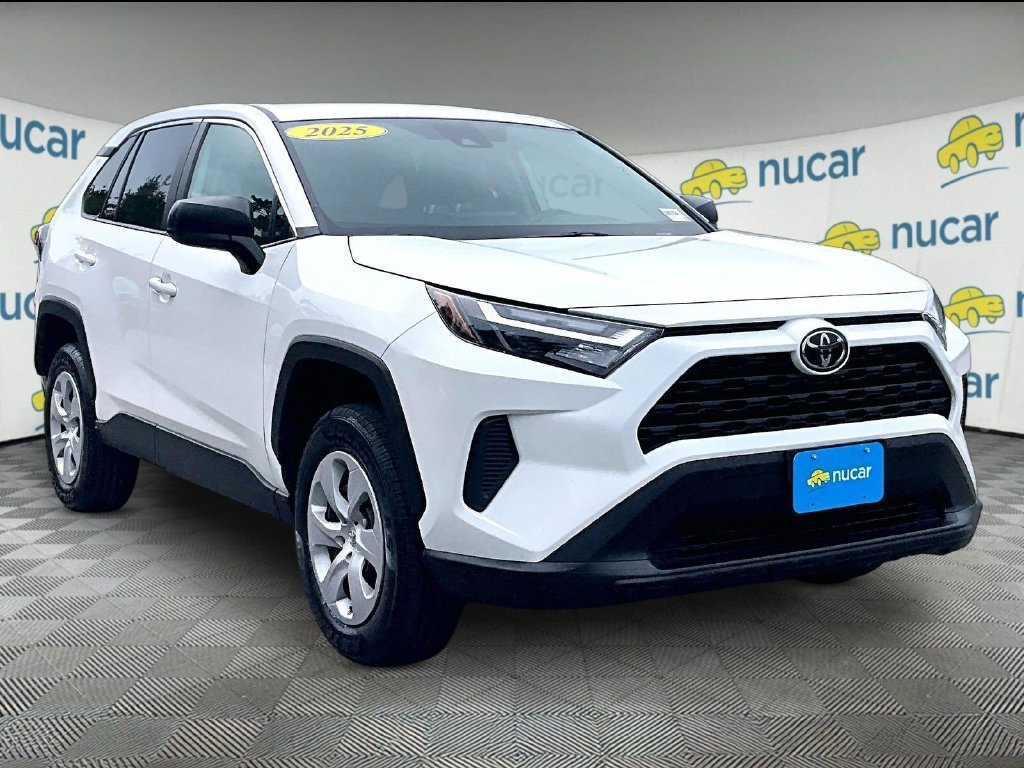 Used 2025 Toyota RAV4 LE AWD/4WD image 1