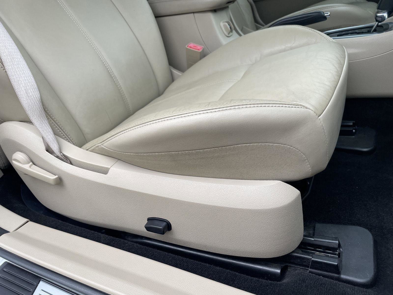 Used 2013 Chrysler 200 Limited FWD image 3