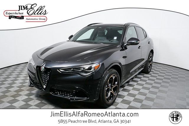 New 2025 Alfa Romeo Stelvio Sprint image 1