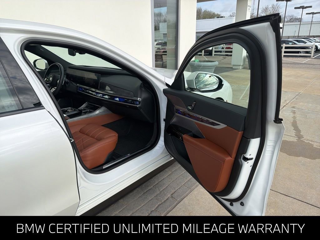 Certified 2024 BMW 760i xDrive w/ Executive Package AWD/4WD image 25