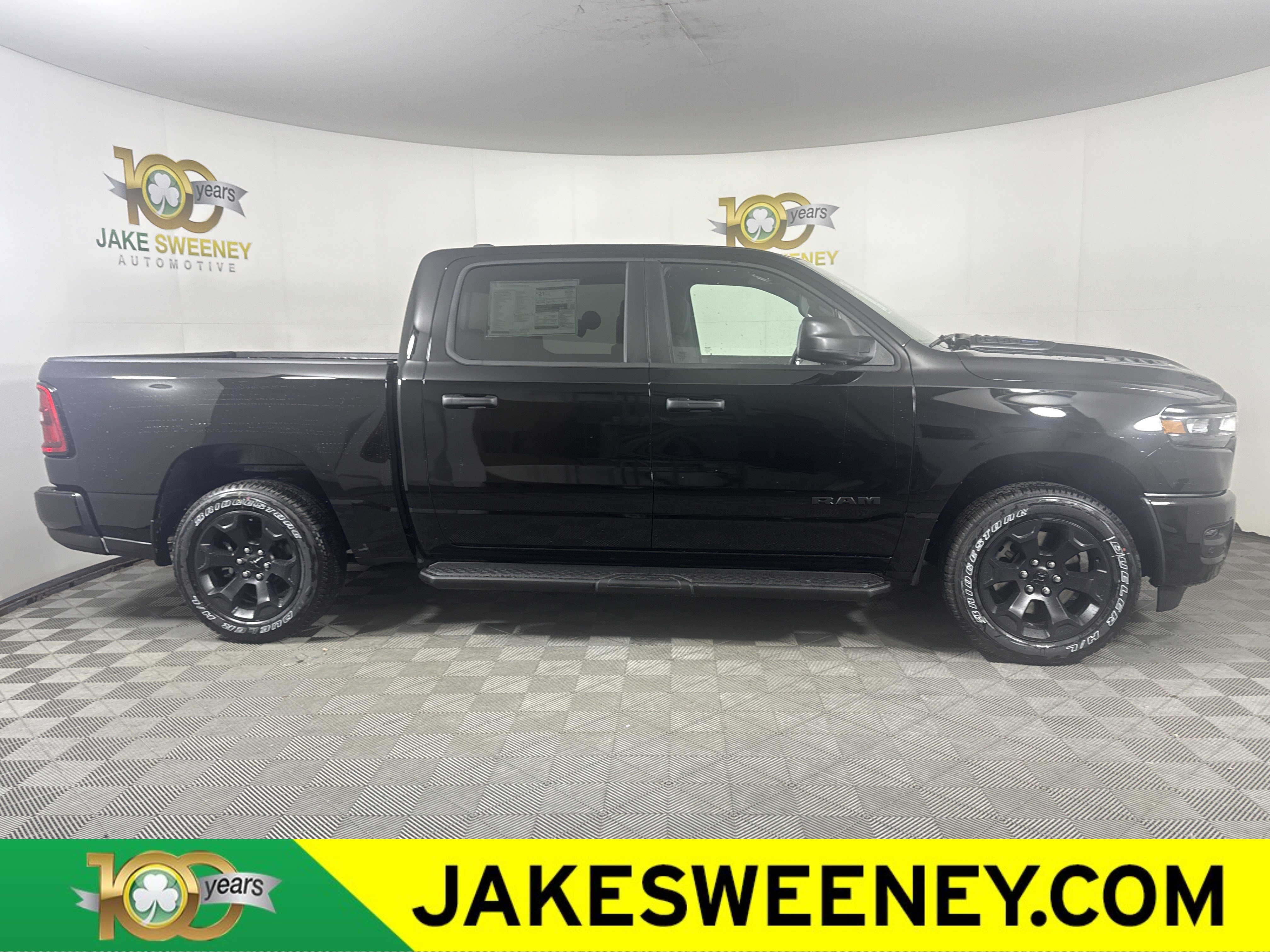 New 2026 RAM 1500 Express AWD/4WD image 11