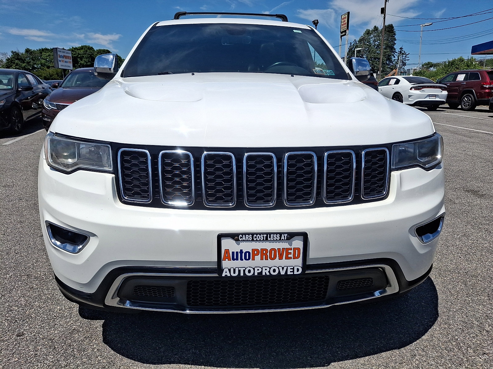 Used 2019 Jeep Grand Cherokee Limited AWD/4WD image 2