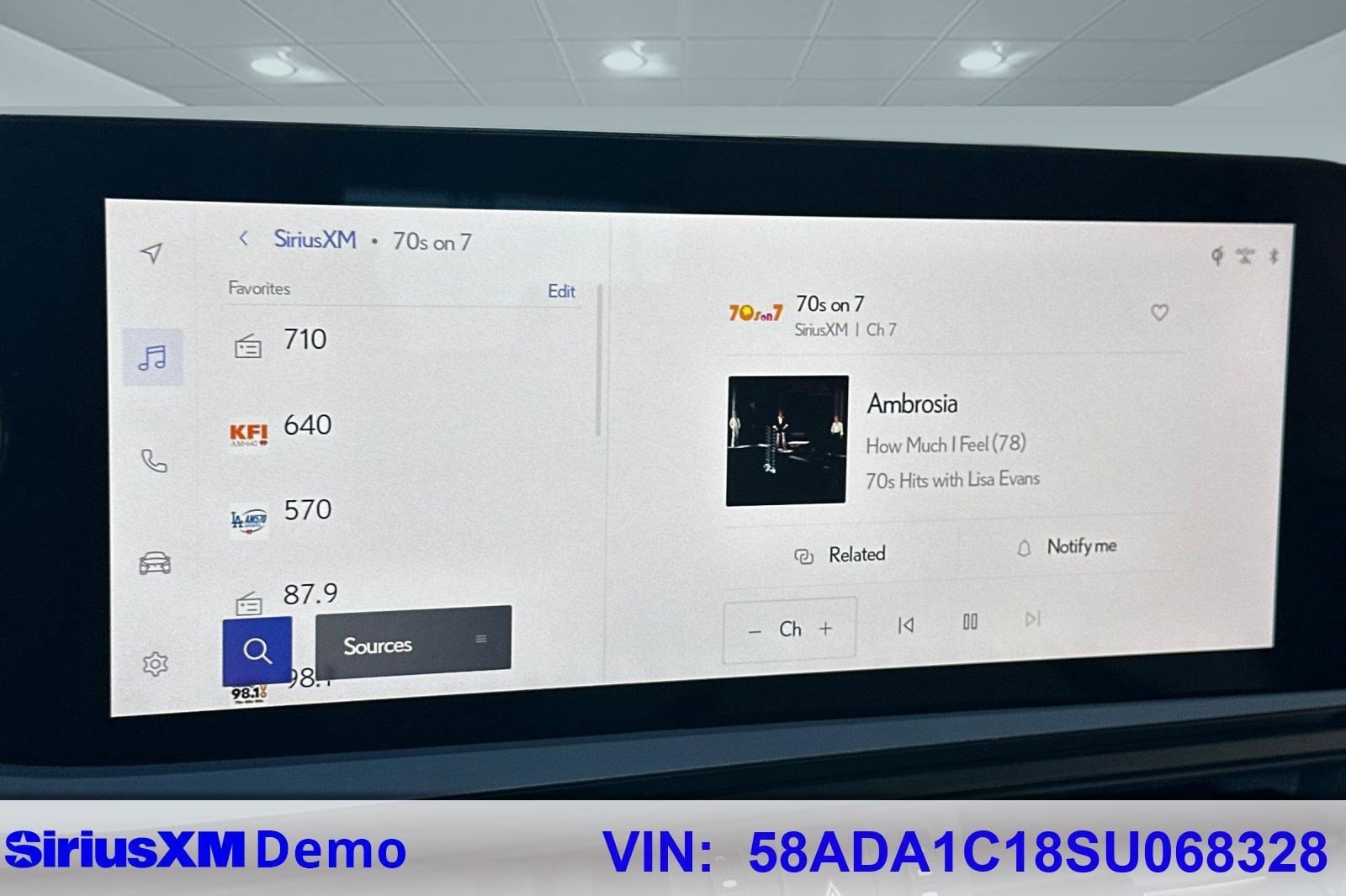 Certified 2025 Lexus ES 300h w/ Premium Package image 34