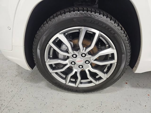 Used 2022 GMC Terrain Denali w/ Denali Premium Package AWD/4WD image 9