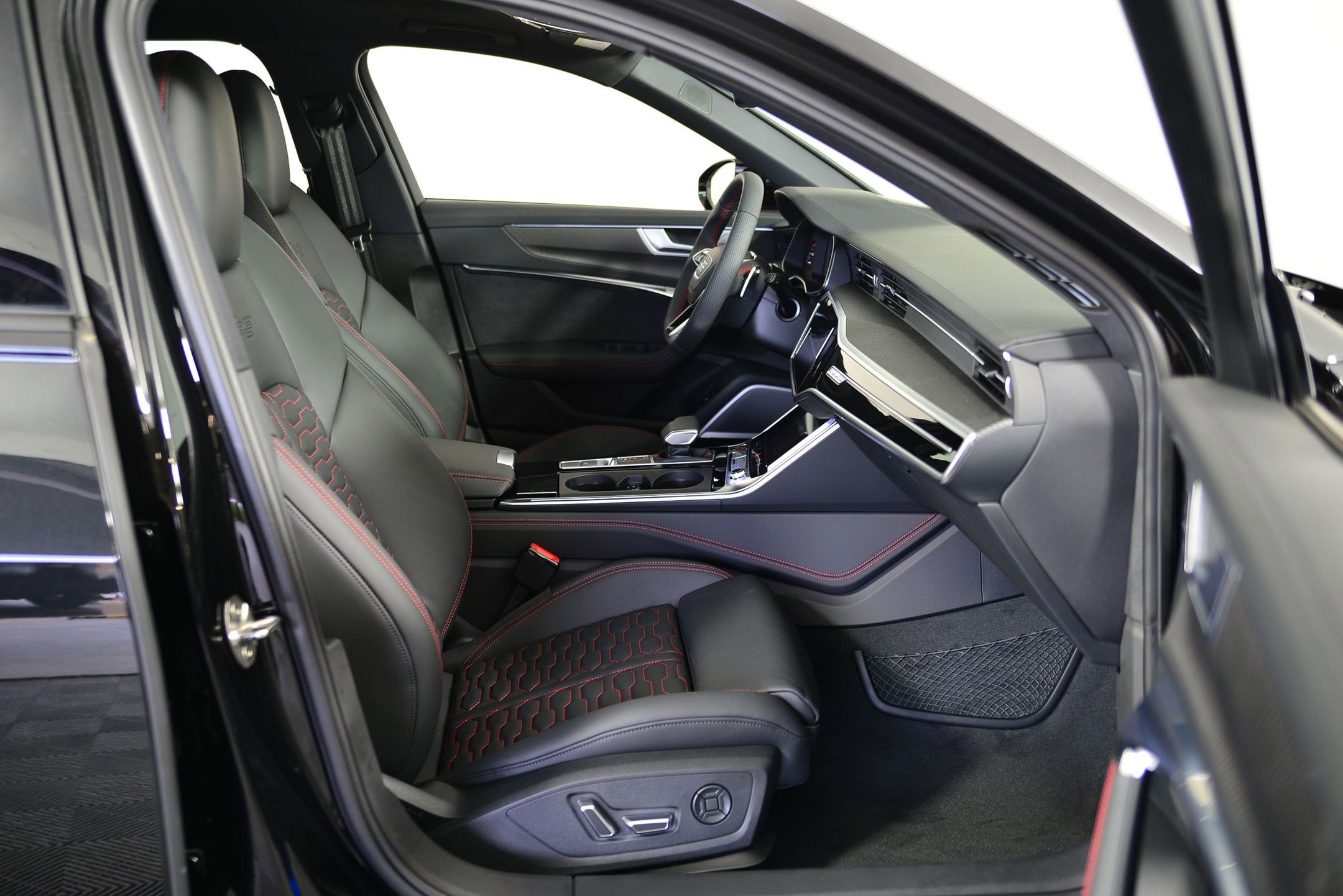 New 2026 Audi RS 6 performance image 18