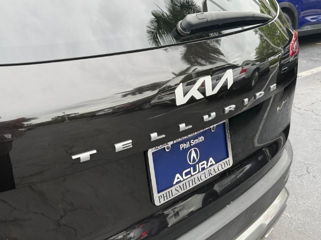 Used 2022 Kia Telluride SX w/ Towing Package FWD image 14