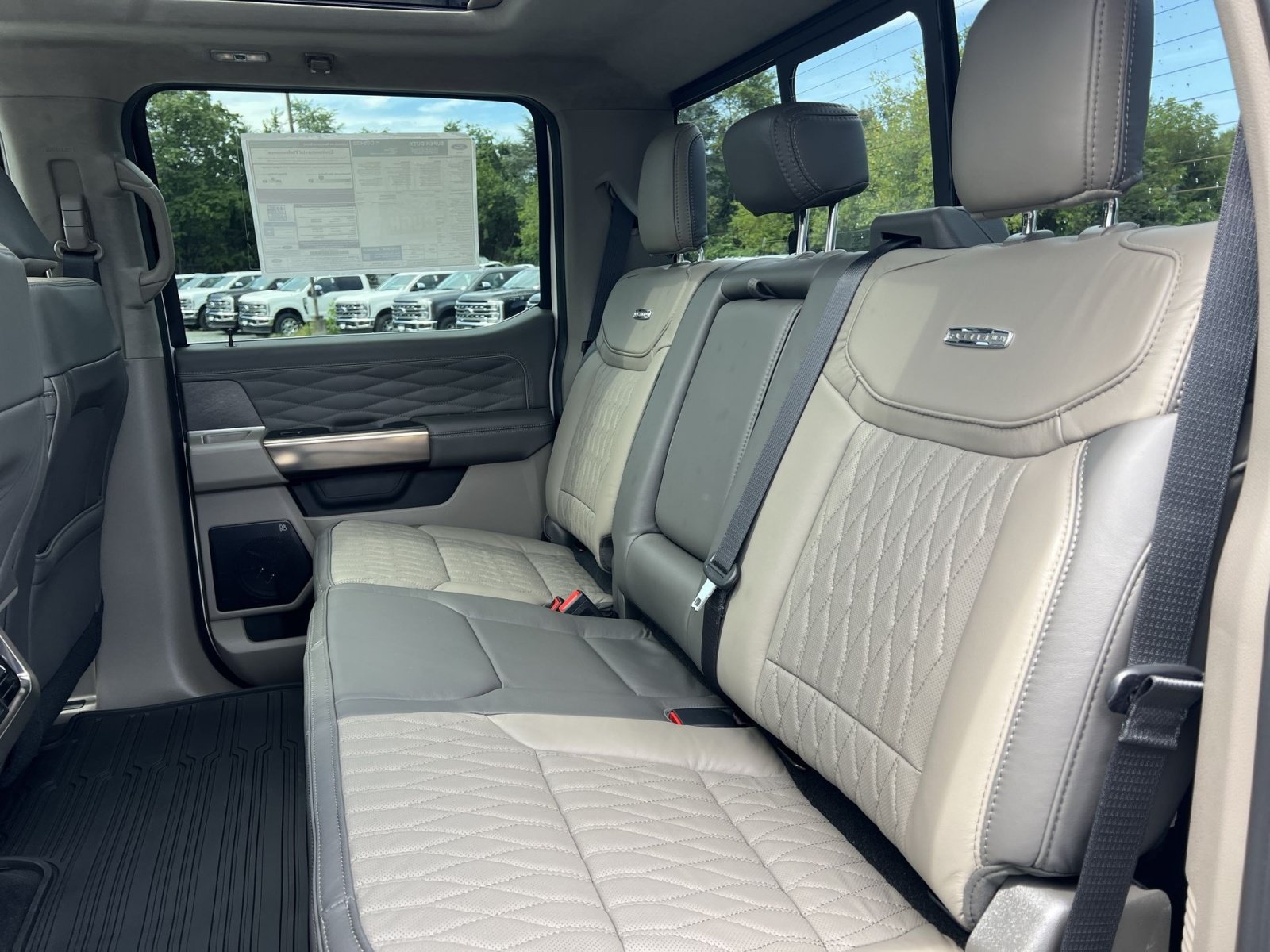 New 2027 Ford F250 Platinum w/ Platinum Plus Package AWD/4WD image 25