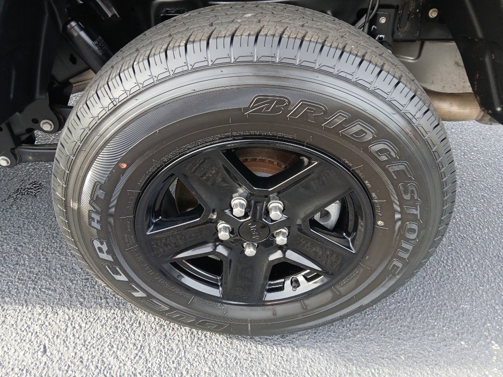 Used 2021 Jeep Gladiator Sport image 16