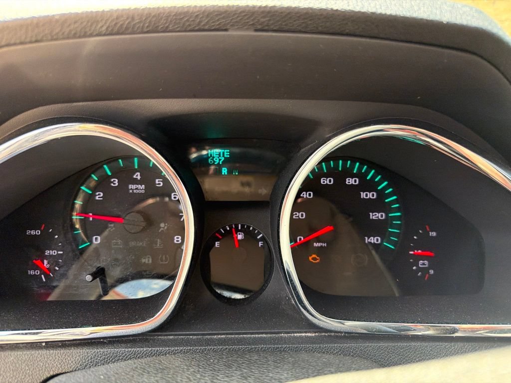Used 2011 Chevrolet Traverse LT FWD image 8