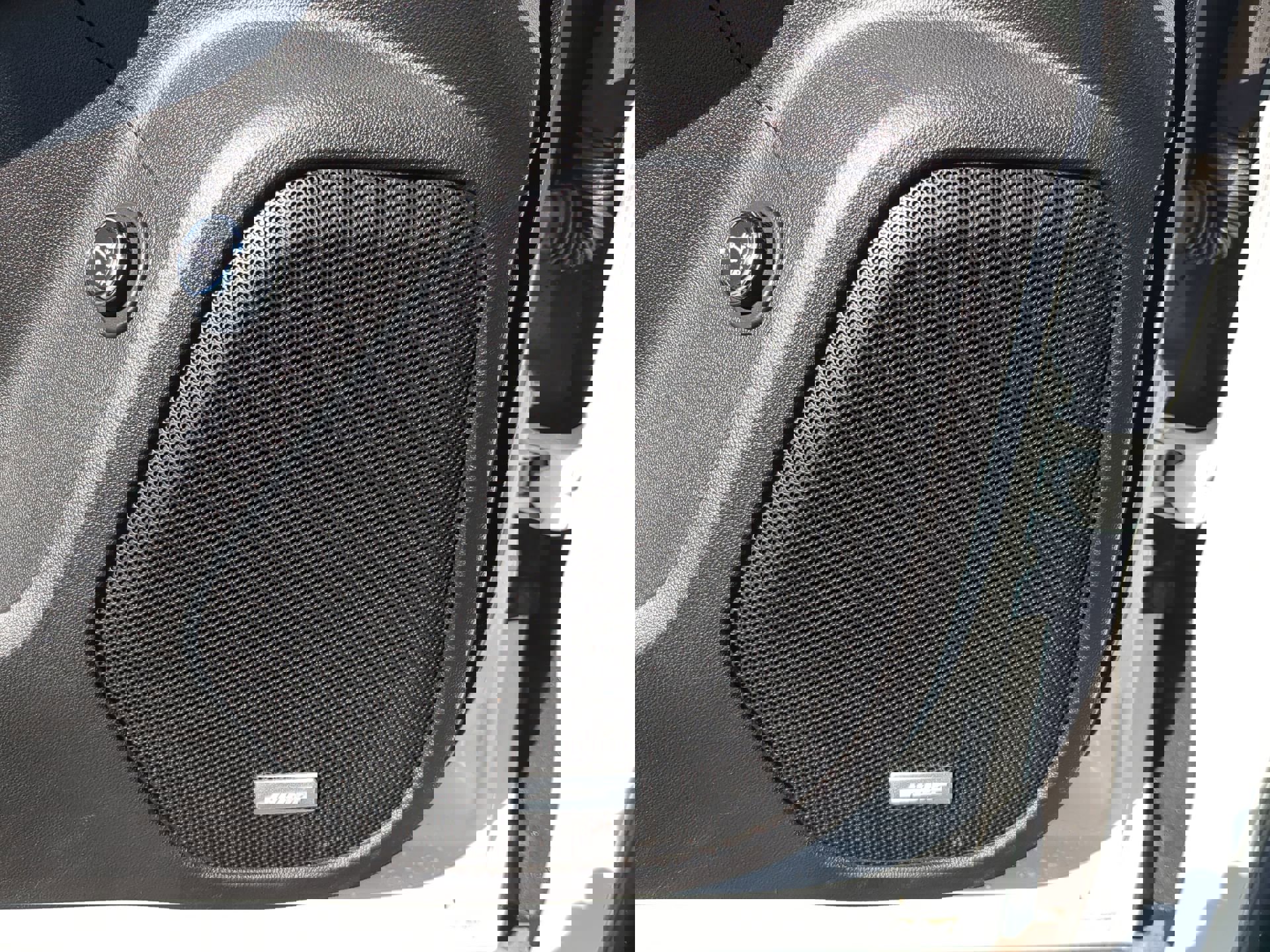 Used 2023 GMC Acadia SLT image 20