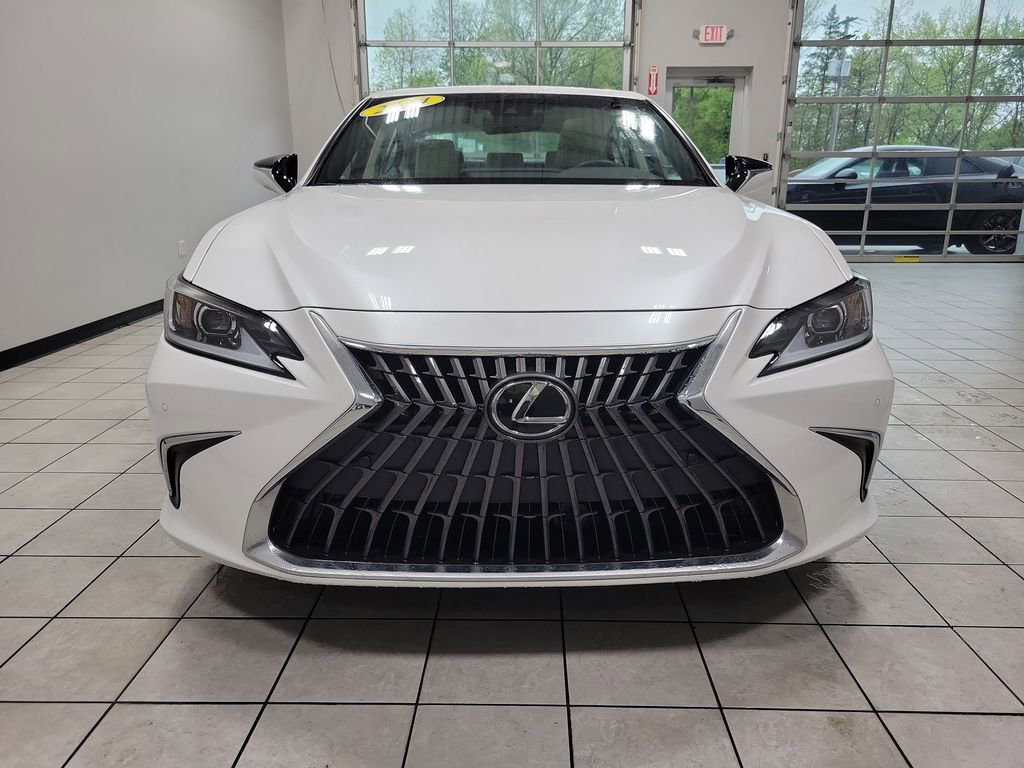 Used 2024 Lexus ES 300h w/ Premium Package FWD image 5