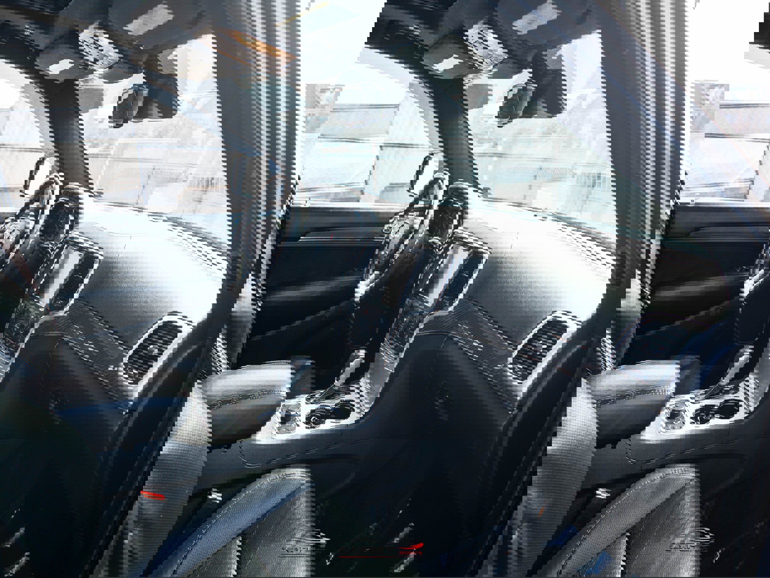 Used 2016 Jeep Grand Cherokee SRT image 15