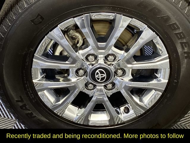 Used 2024 Toyota Tacoma Limited w/ Limited Package (LT) AWD/4WD image 30