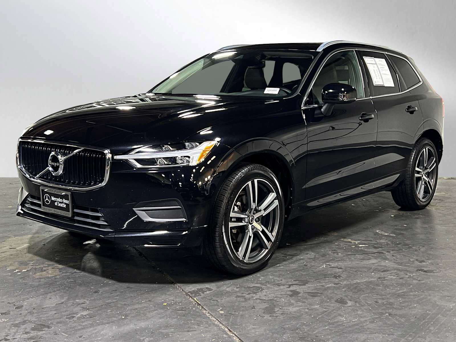 Used 2019 Volvo XC60 T5 Momentum w/ Protection Package Premier AWD/4WD image 7