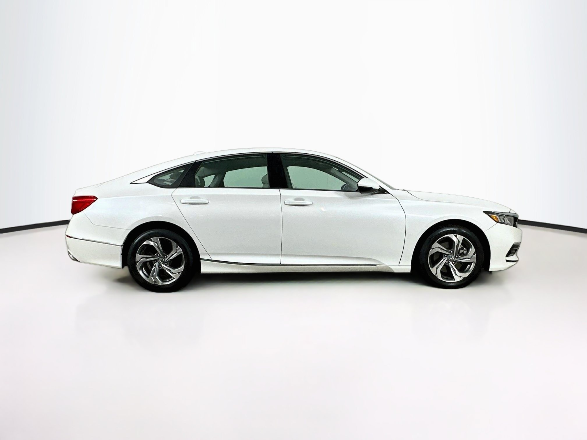 Used 2018 Honda Accord EX-L image 10