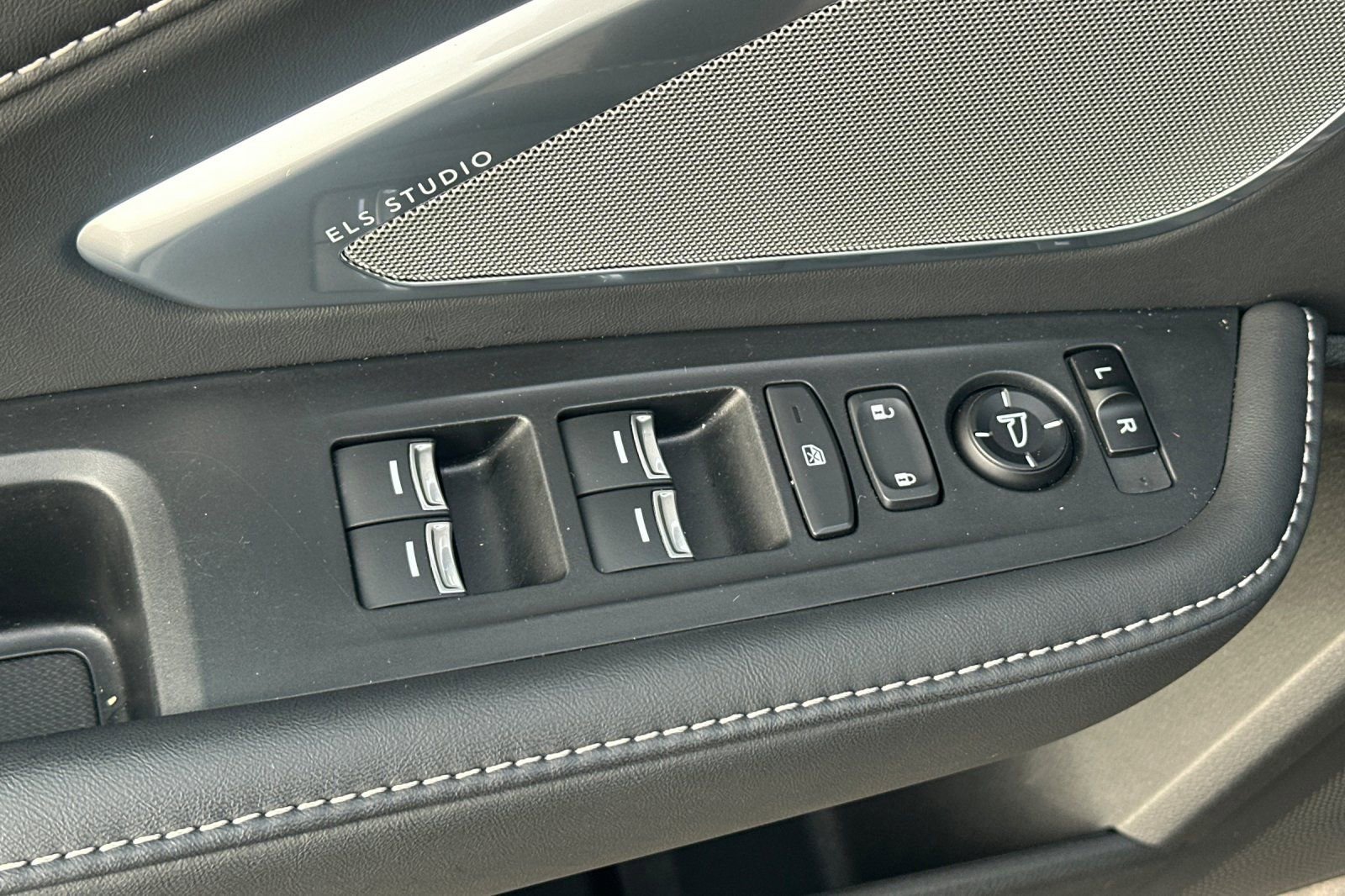 Used 2023 Acura RDX w/ Technology Package image 11