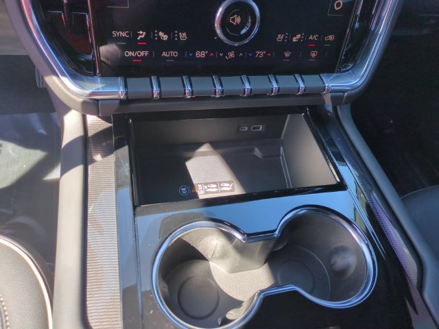 Used 2025 GMC Yukon Elevation w/ Technology Package AWD/4WD image 23