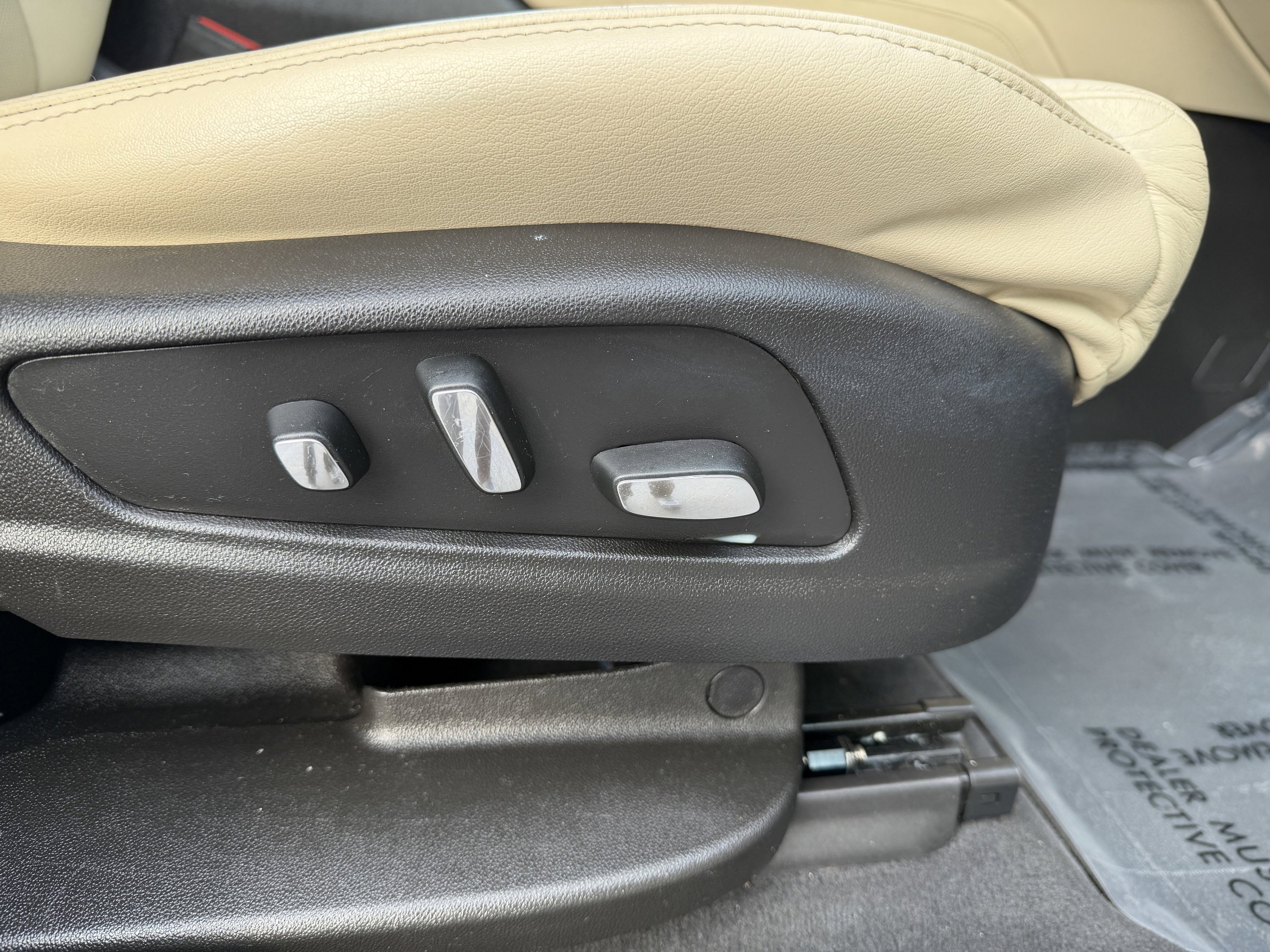 Used 2017 Cadillac XT5 Luxury w/ Driver Awareness Package image 24